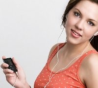 Apple: Suka Pakai iPod? Awas Kesetrum!
