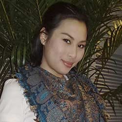 Anya Dwinov Nyaman Berbisnis Ketimbang Akting