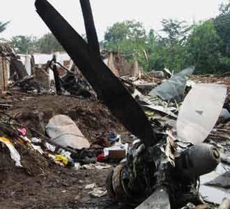 Evakuasi Hercules TNI-AU Evakuasi Hercules TNI-AU