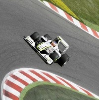 Barrichello Dikepung Ferrari & McLaren