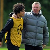 Bersama Lapis Dua, MU Buru Tiga Angka