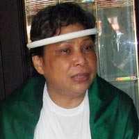 Lia Eden Hadapi Pledoi, Pendukung Usung Tongkat Wahyu