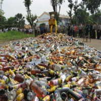 Polwil Surakarta Musnahkan Puluhan Ribu Botol Miras