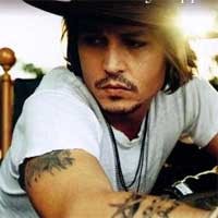 Johnny Depp Ingin Pelihara Perut Buncit