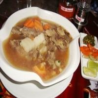 Slruuup! Hangat Mengepul Sup Buntut