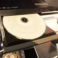 Wow! Ribuan Film Muat Dalam Satu DVD 