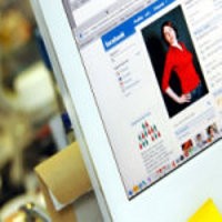 Bendung Oposisi, Iran Musuhi Facebook