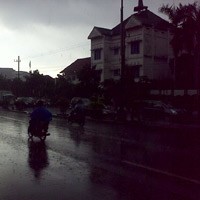 Sebagian Surabaya Hujan dan Cerah