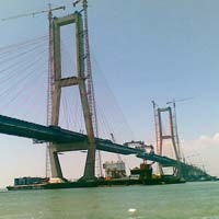 450 Ton Semen Khusus Tahan dari Gerogotan Air Laut