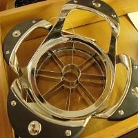 Cepat dan Praktis si Pemotong Telur