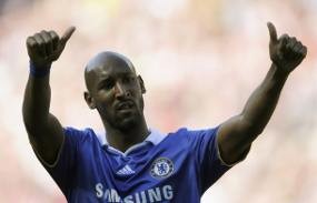 Kalahkan CR7, Anelka Gondol Sepatu Emas