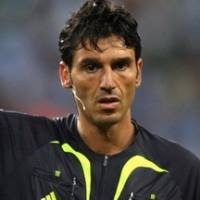 Wasit dari Swiss,  Dekat dengan Siapa?