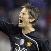 Van der Sar Sudah Lupakan Roma 1996