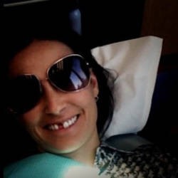 Demi Moore Pamer Gigi Ompong