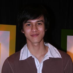 Herjunot Ali Pilih Situs Pribadi Ketimbang Facebook