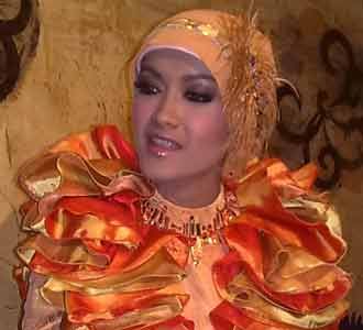 Julia Perez Berbaju Muslim