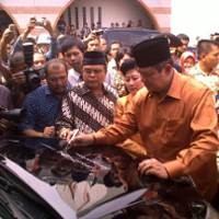 SBY Senyum-senyum Lihat Esemka