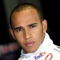 Hamilton Pasang Taruhan untuk Button