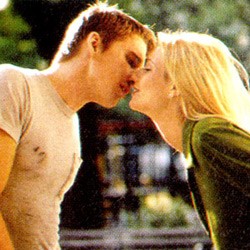 Ciuman, Hati-hati Terkena Kanker!