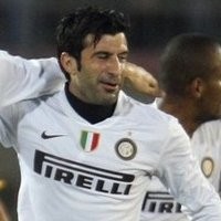 Figo Masih Ingin Bersama Inter