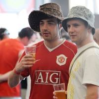 Satu Ditusuk, Dua Mabuk-mabukan