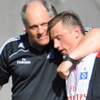 Tinggalkan Hamburg, Jol Tangani Ajax