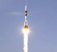 Roket Soyuz Diluncurkan