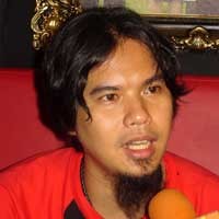 Dhani Nggak Ada Waktu Untuk Facebook