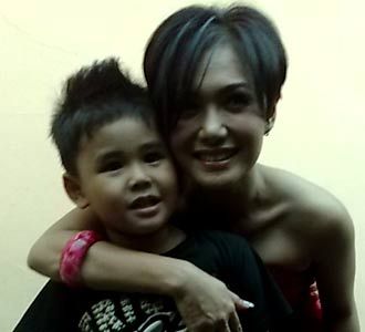 Yuni Shara, Mama Seksi