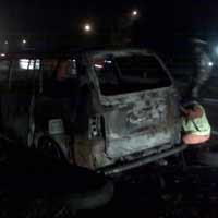 Kijang Berpenumpang 3 Wanita Terbakar di Tol