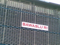 Bawaslu Tagih Berkas Capres-Cawapres ke KPU