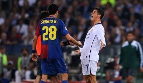 Barca Menyentuh Surga, MU Luluh Lantak