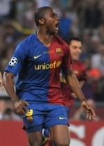 Etoo Bikin Gol, Barca Juara Lagi