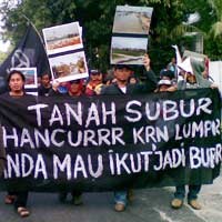 3 Tahun Lumpur Lapindo, Pendemo Ajak Boikot Produk Bakrie