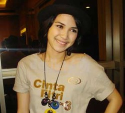 Pilpres 2009, Dinda Kanya Dewi Belum Sreg