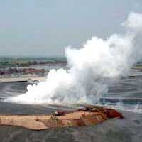 Lumpur Menyembur, Geliat Ekonomi di Porong Terganggu