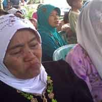 Korban Lumpur Gelar Doa Bersama di Atas Tanggul