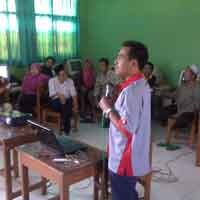 Guru SDNP Surabaya Mengupas Internet