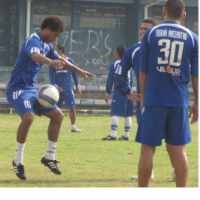 Tetap Optimistis Tanpa Nyek dan Cabanas