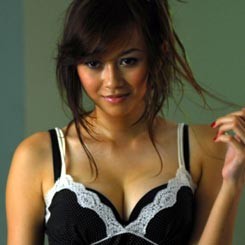 Aktris Paling Berani Seksi!