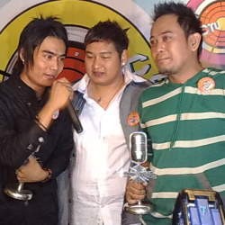 ST12 Kalahkan Ungu di SCTV Music Awards