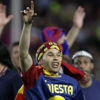 Usai Juara, Iniesta Cedera Lagi