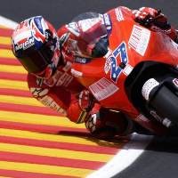 Tercepat, Stoner Kalahkan Duo Yamaha