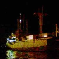 311 Orang Selamat, 5 ABK Hilang