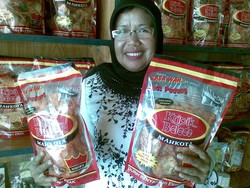 Renyahnya Bisnis Kripik Balado