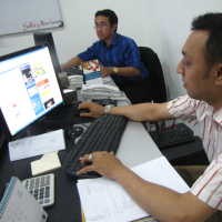 Main Saham di Kawasan Belanja