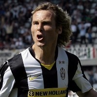 Pavel Nedved Berpamitan