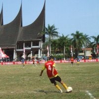 Ayo, Nak! Tendang yang Kuat