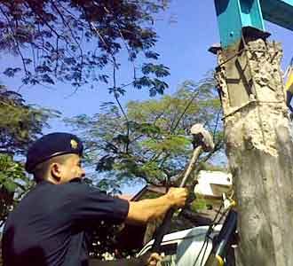 Pembongkaran Portal di Pondok Indah