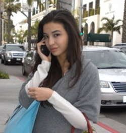 Manohara Kabur, Ardhie Bakrie Kasihani Pangeran Kelantan